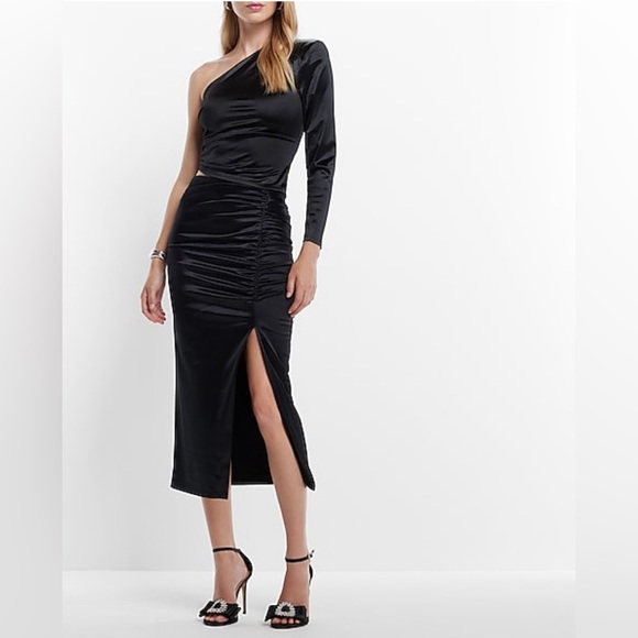 Satin Draped One Padded Shoulder Ruched Top - Picture 4 of 7